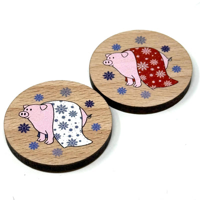 Pigs in Blankets Needle Minder magnet with tin - Cross stitch / embroidery gift