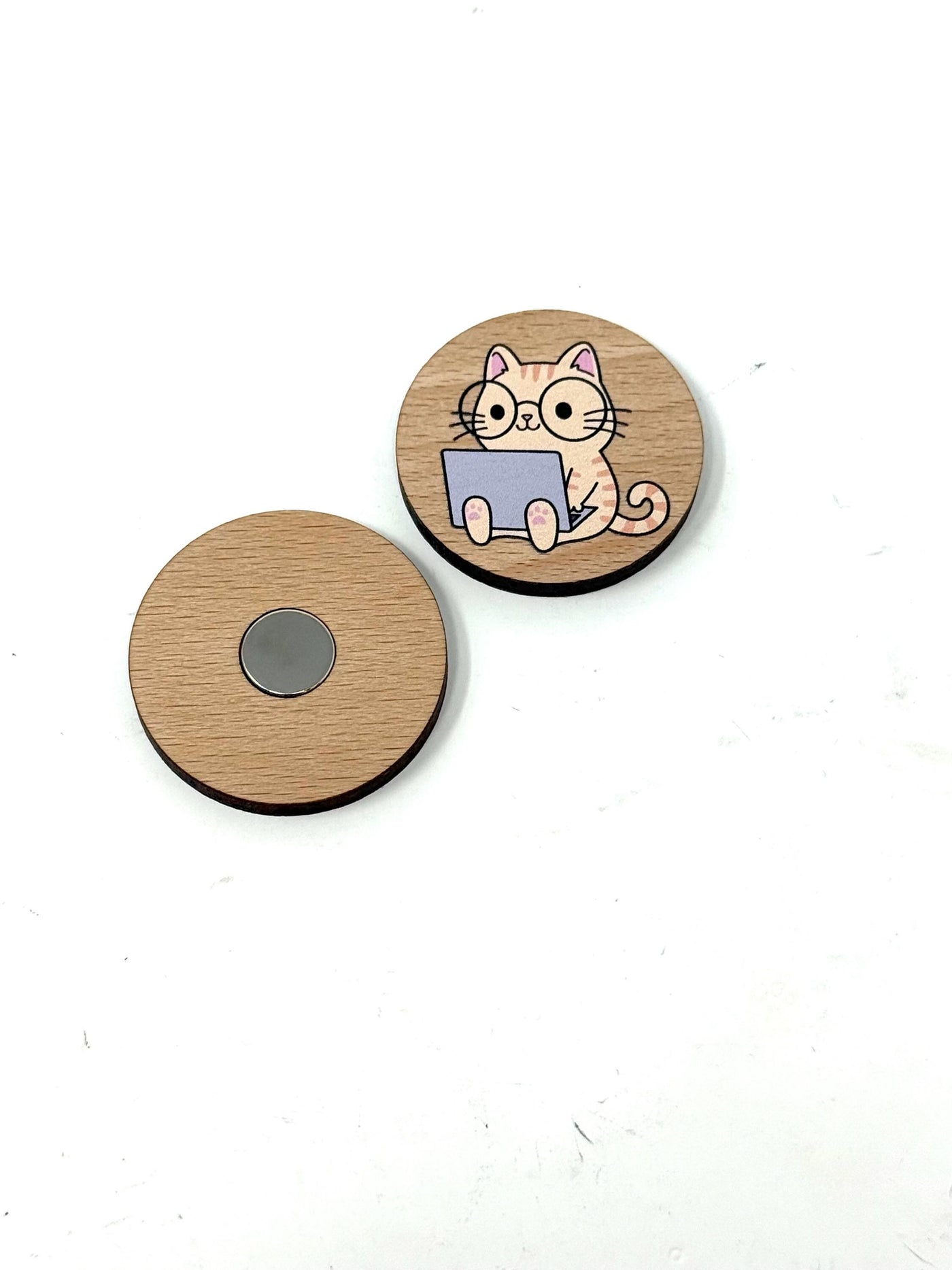 Reversible Nerdy Cat needle minder magnet
