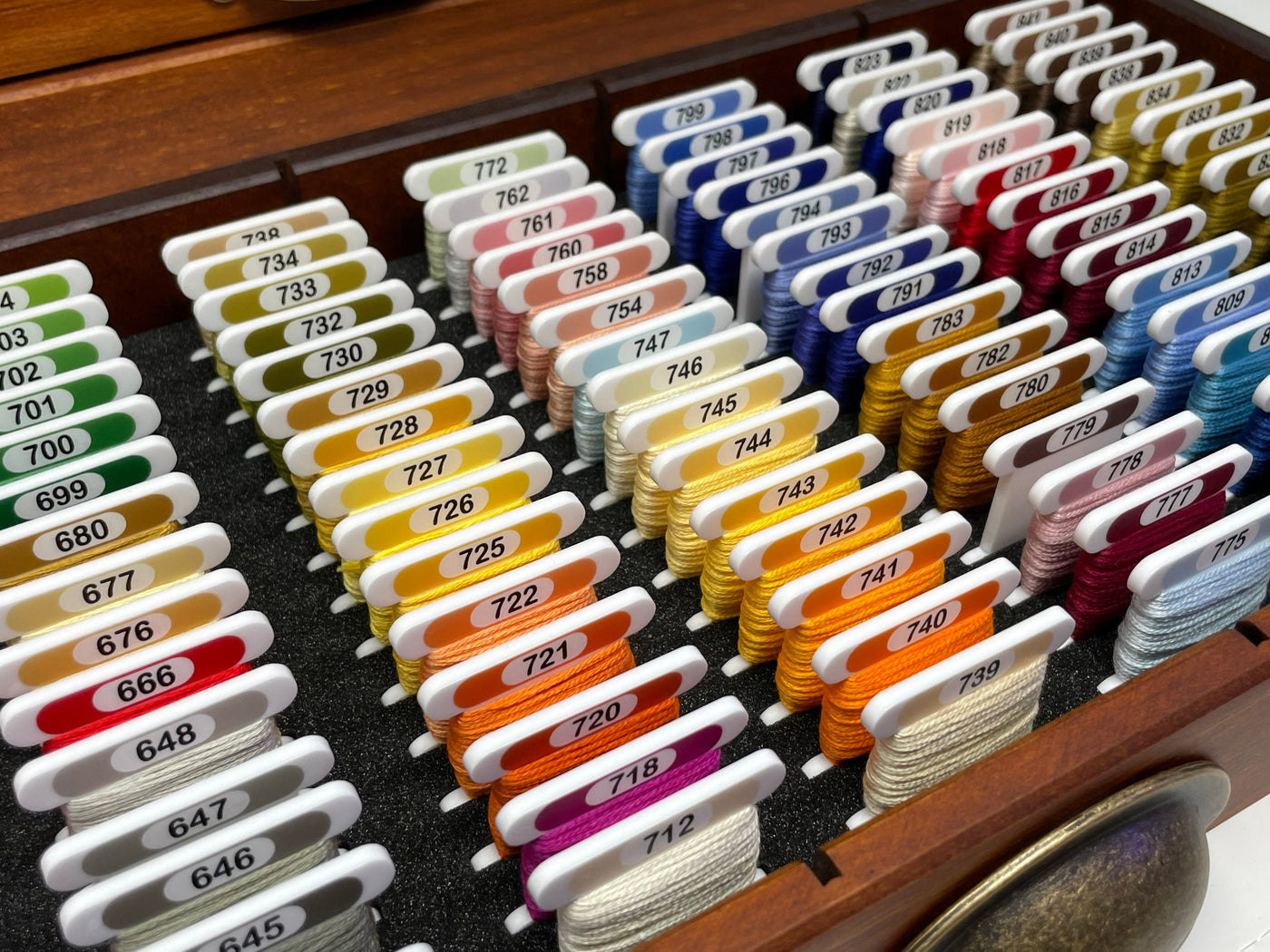 DMC 3mm acrylic bobbins with printed number and colours - sized for DMC wooden vintage cabinet